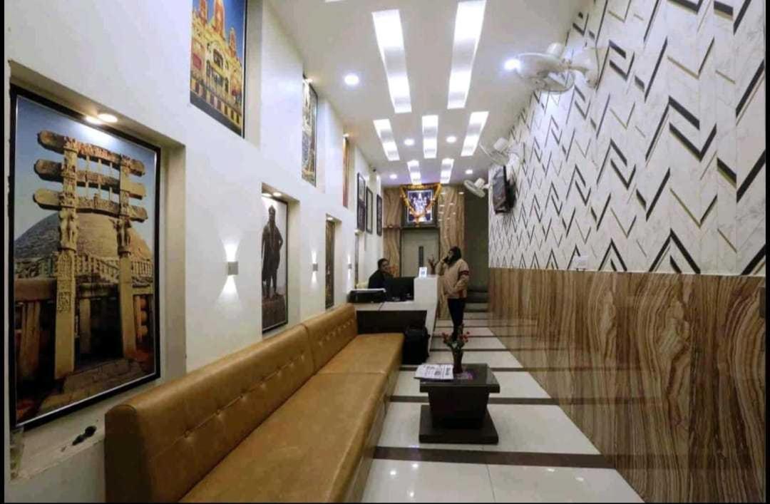 ホテル Oyo Shree Balaji Tower ボーパール エクステリア 写真